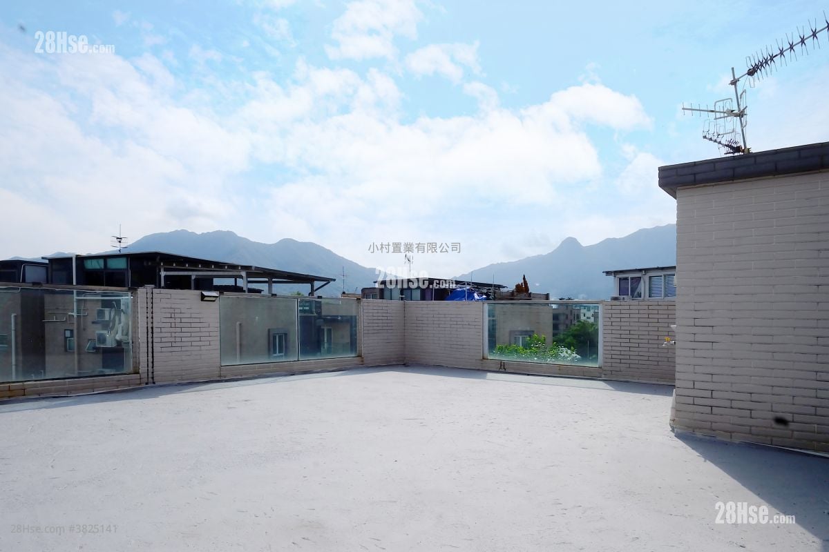 天台: 水流田村 售盤 3 房 , 1 浴室 646 平方呎