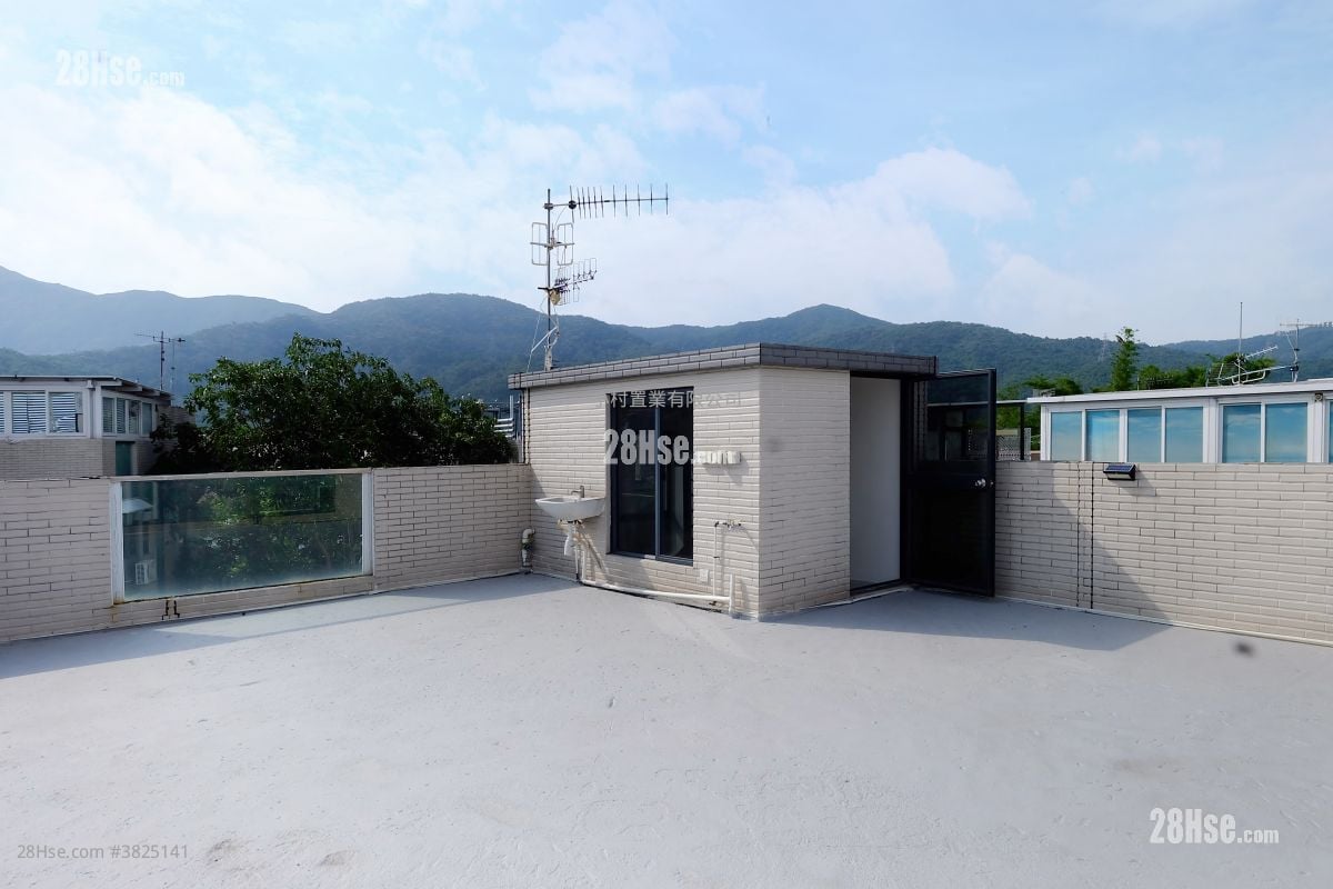 天台: 水流田村 售盤 3 房 , 1 浴室 646 平方呎