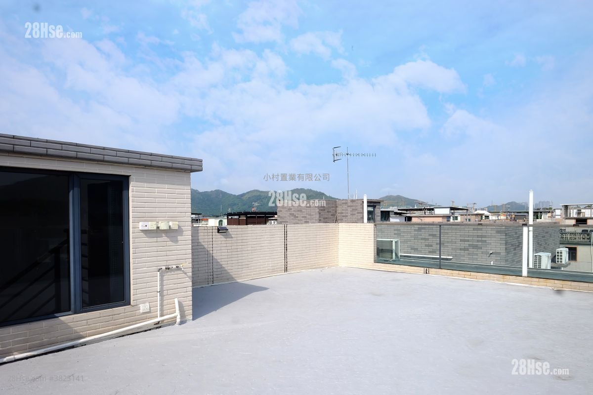 天台: 水流田村 售盤 3 房 , 1 浴室 646 平方呎