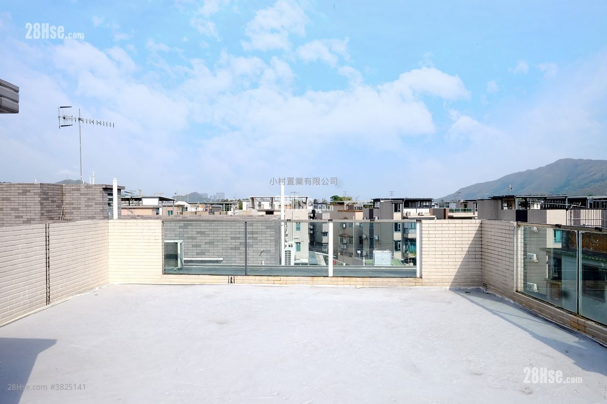 天台: 水流田村 售盤 3 房 , 1 浴室 646 平方呎