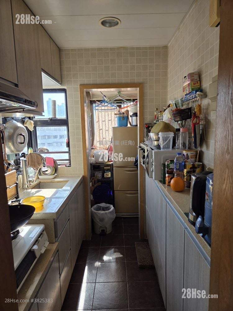 興業大廈 售盤 2 房 , 1 浴室 427 平方呎