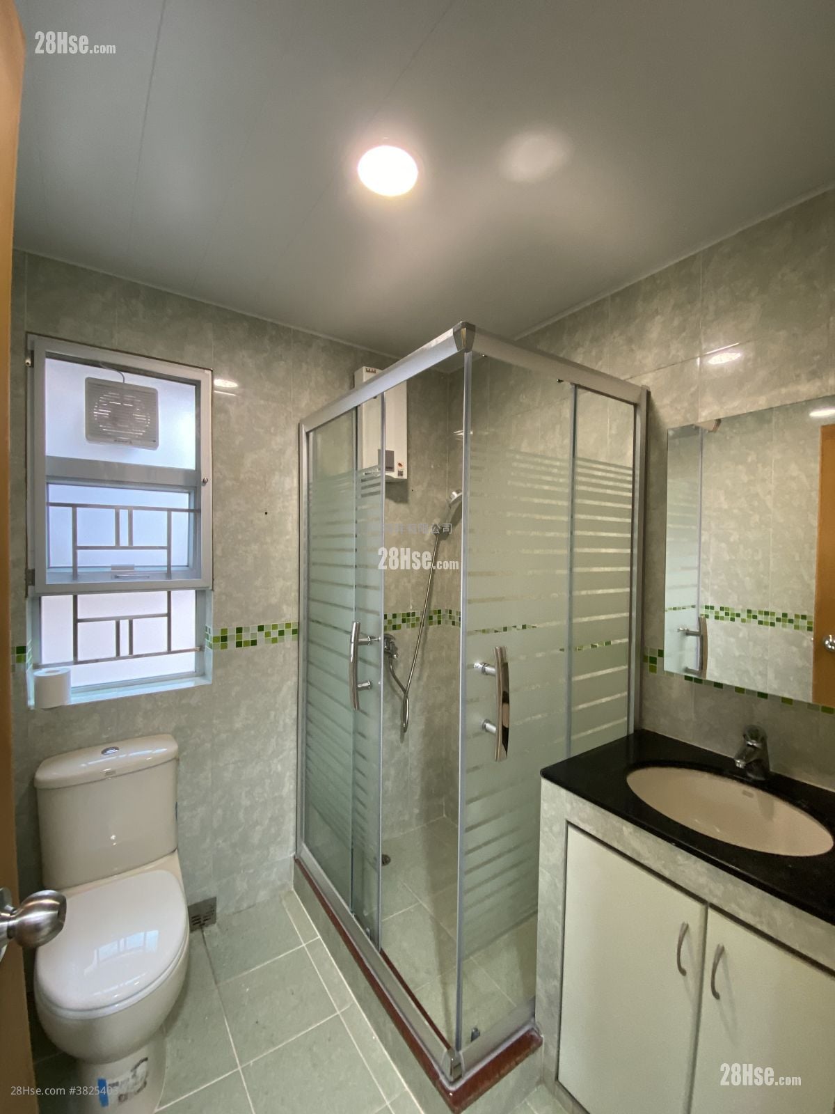 村屋 租盘 700 平方尺