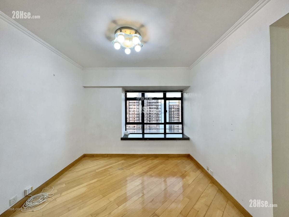 Sunshine City Sell 3 Bedrooms , 2 Bathrooms 618 ft²