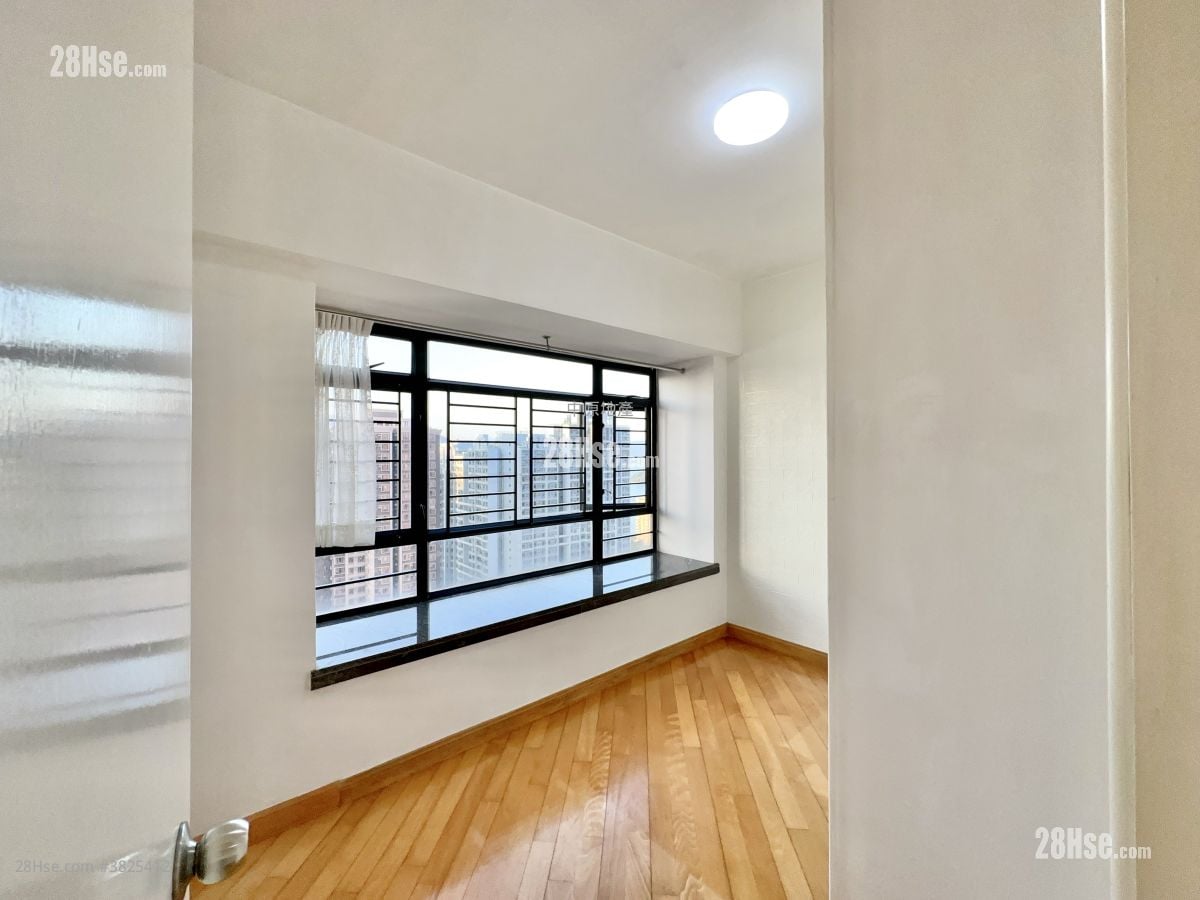 Sunshine City Sell 3 Bedrooms , 2 Bathrooms 618 ft²