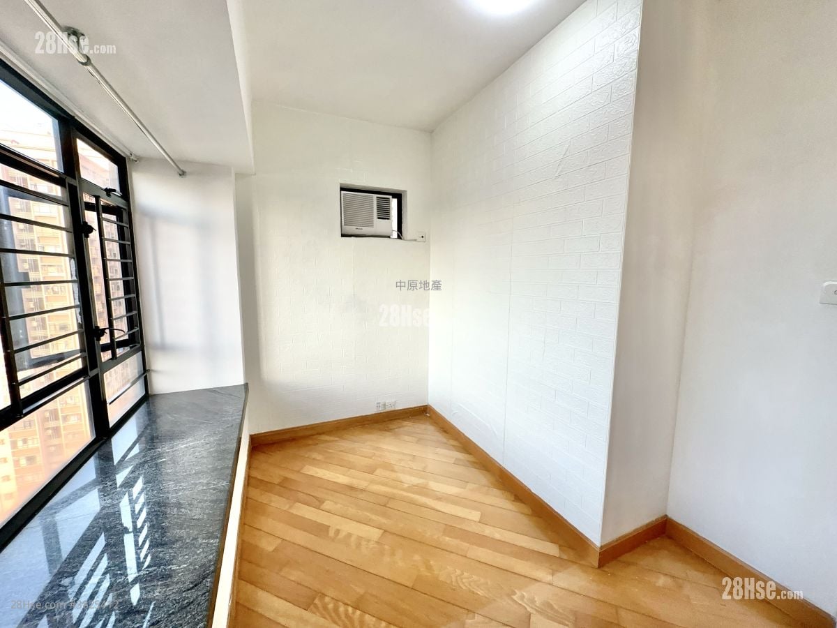 Sunshine City Sell 3 Bedrooms , 2 Bathrooms 618 ft²