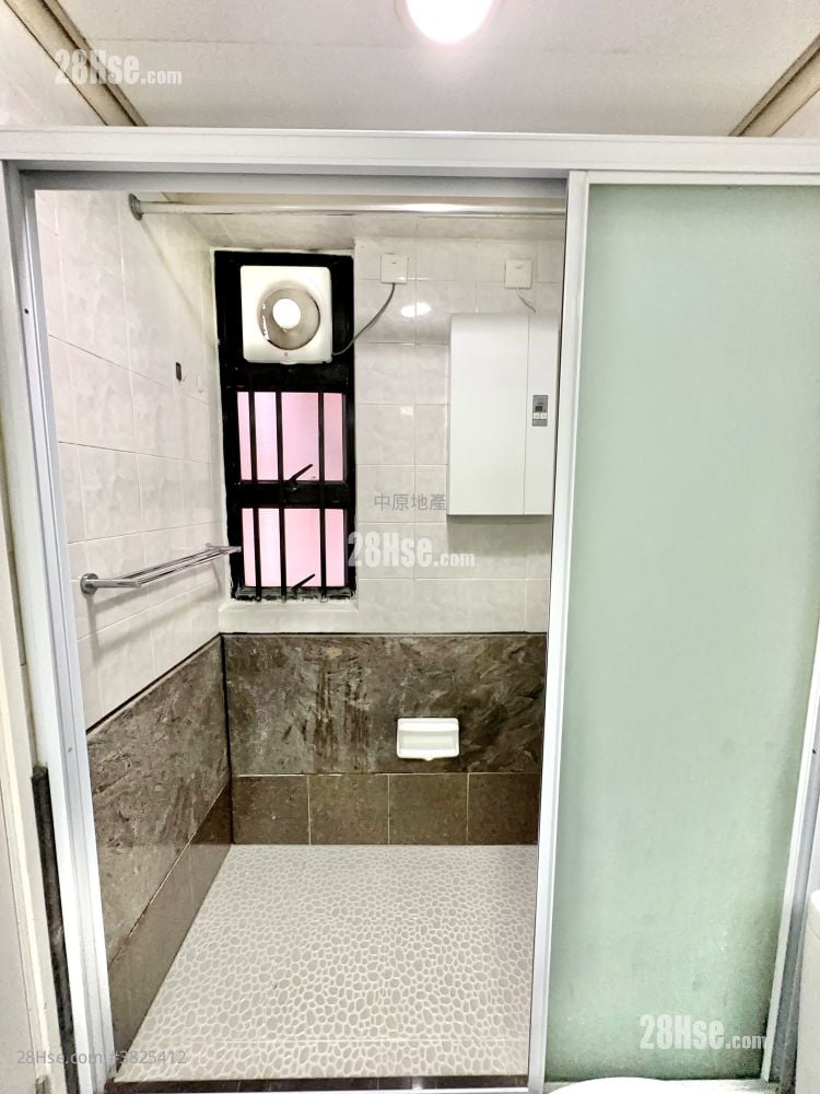 Sunshine City Sell 3 Bedrooms , 2 Bathrooms 618 ft²