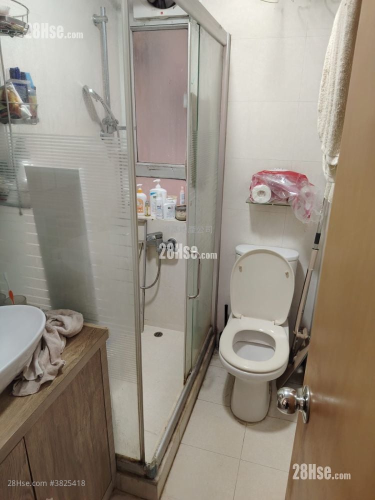Wang Kwong Building Sell 2 Bedrooms , 1 Bathroom 374 ft²