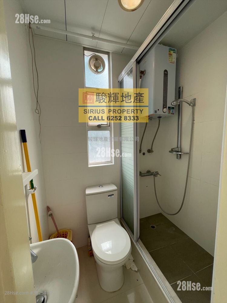 顺辉大厦 租盘 276 平方尺