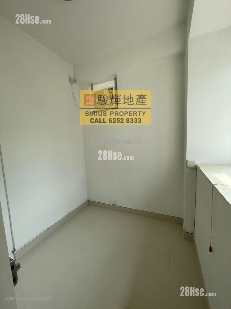 顺辉大厦 租盘 276 平方尺