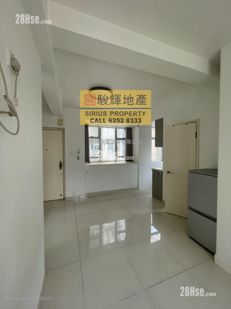 顺辉大厦 租盘 276 平方尺