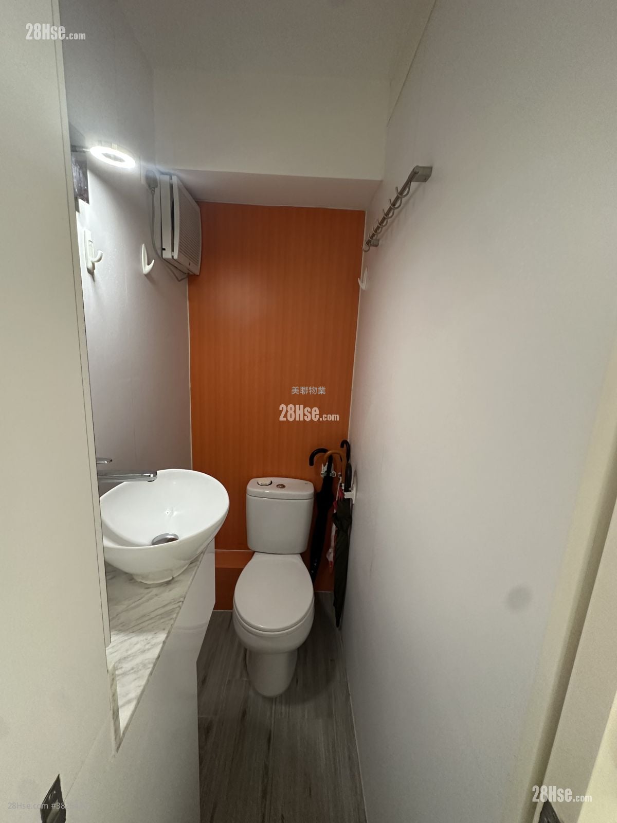 Hilton Plaza Rental 3 Bedrooms , 1 Bathroom 475 ft²