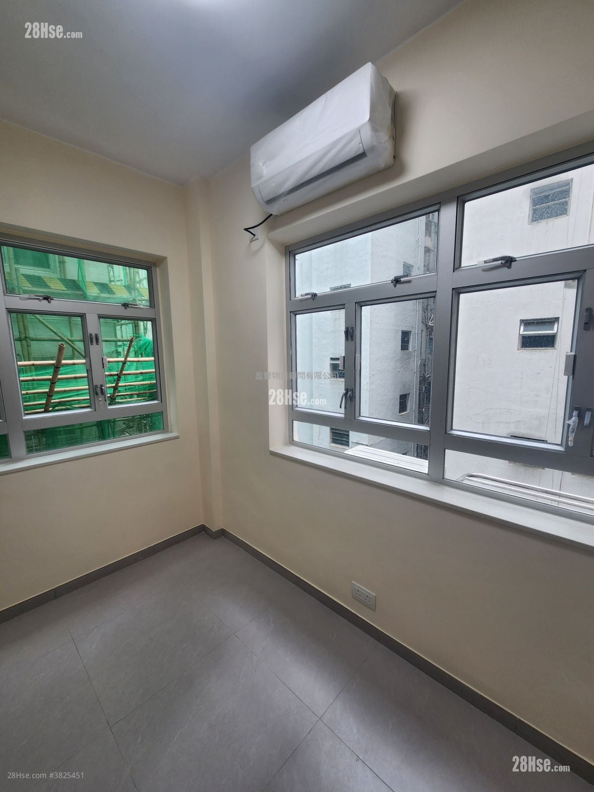 Lok Yau Building Rental 2 Bedrooms , 1 Bathroom 360 ft²