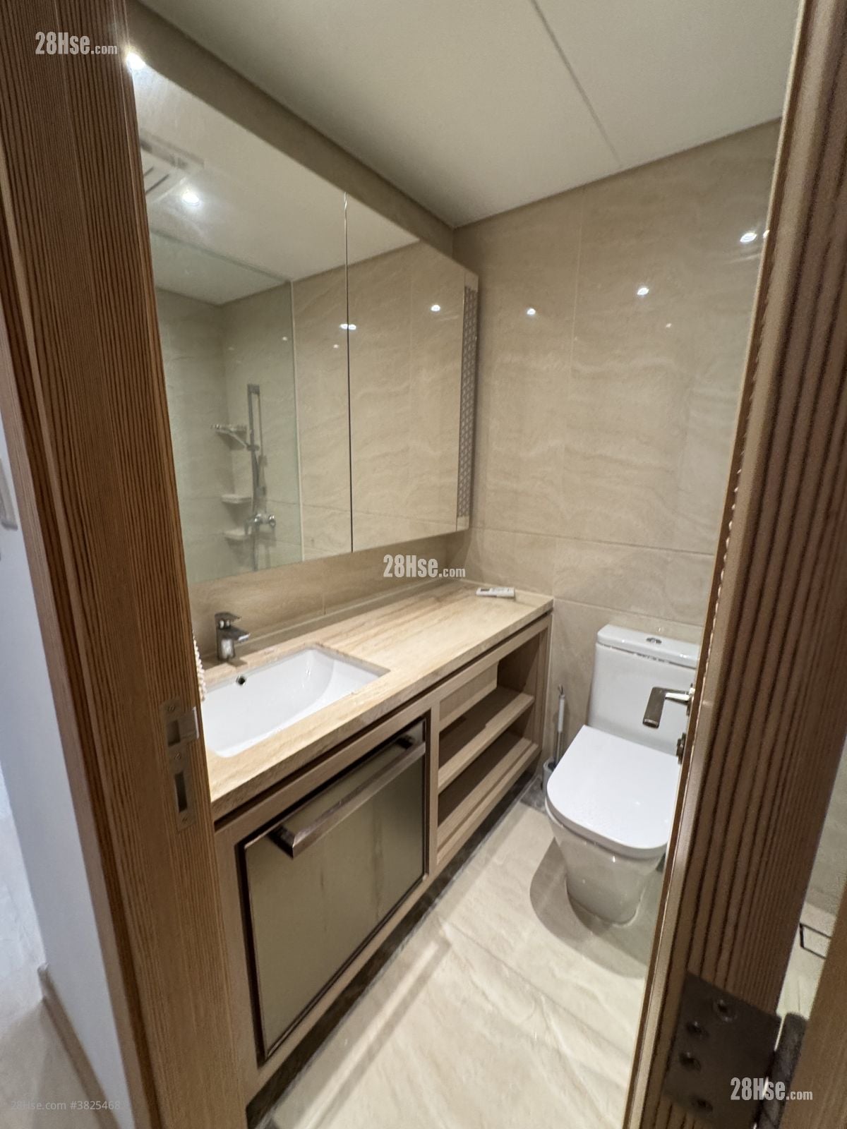 天寰 租盘 1 浴室 272 平方尺