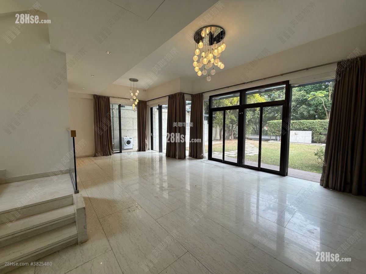 Valais Rental 5+ Bedrooms , 5+ Bathrooms 2,771 ft²