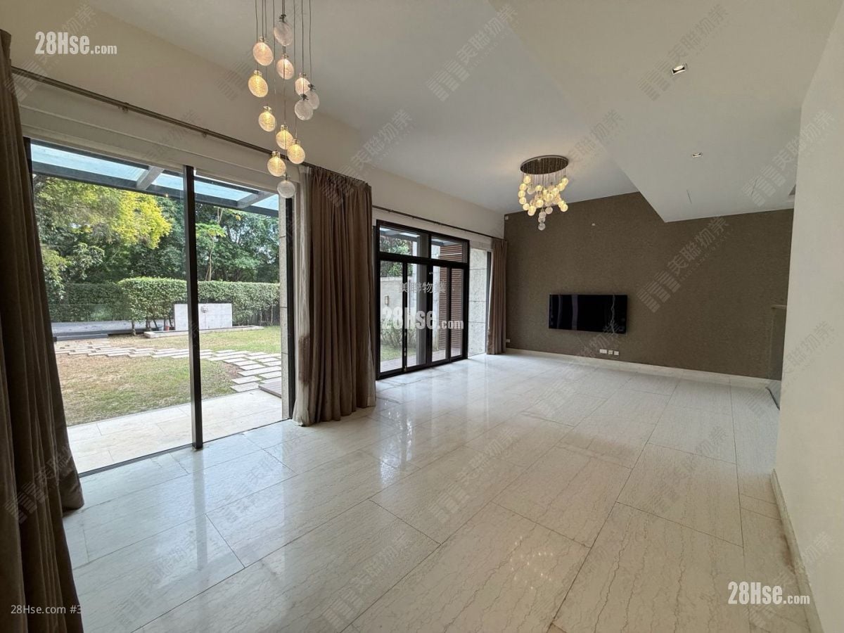 Valais Rental 5+ Bedrooms , 5+ Bathrooms 2,771 ft²