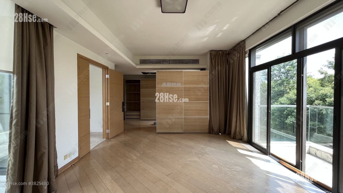 Valais Rental 5+ Bedrooms , 5+ Bathrooms 2,771 ft²