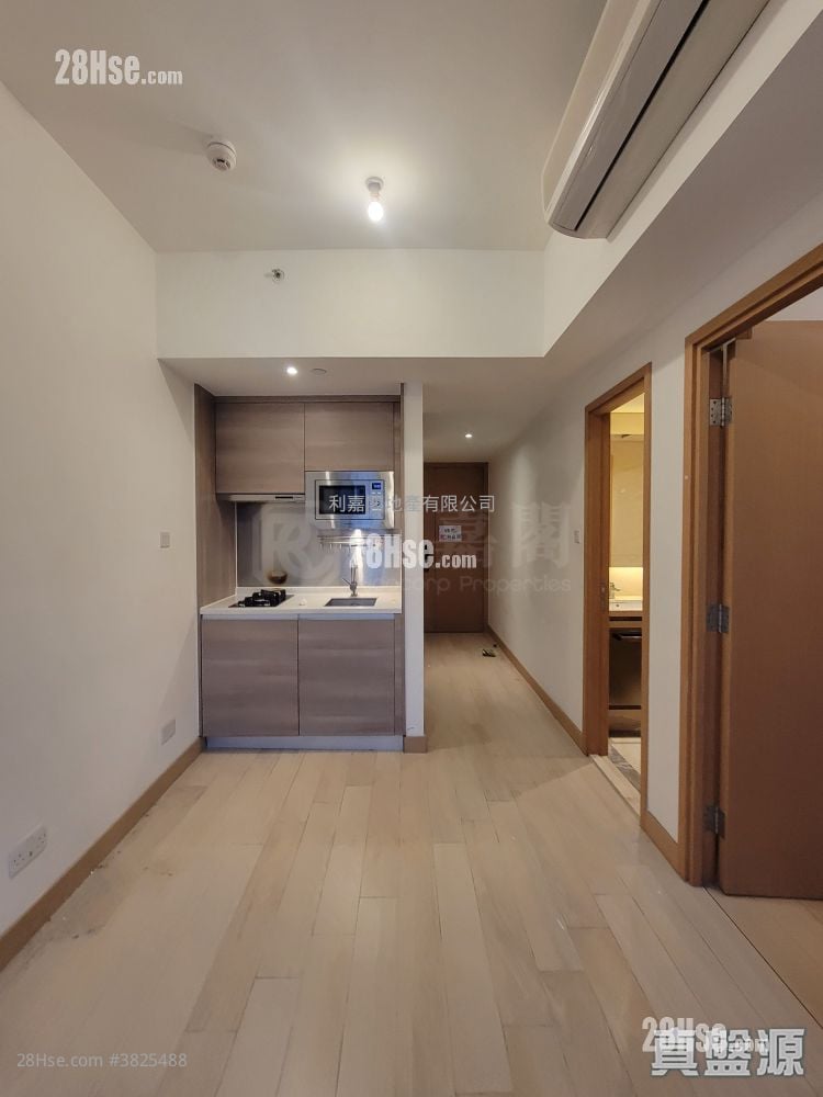 Victoria Skye Rental 344 ft²