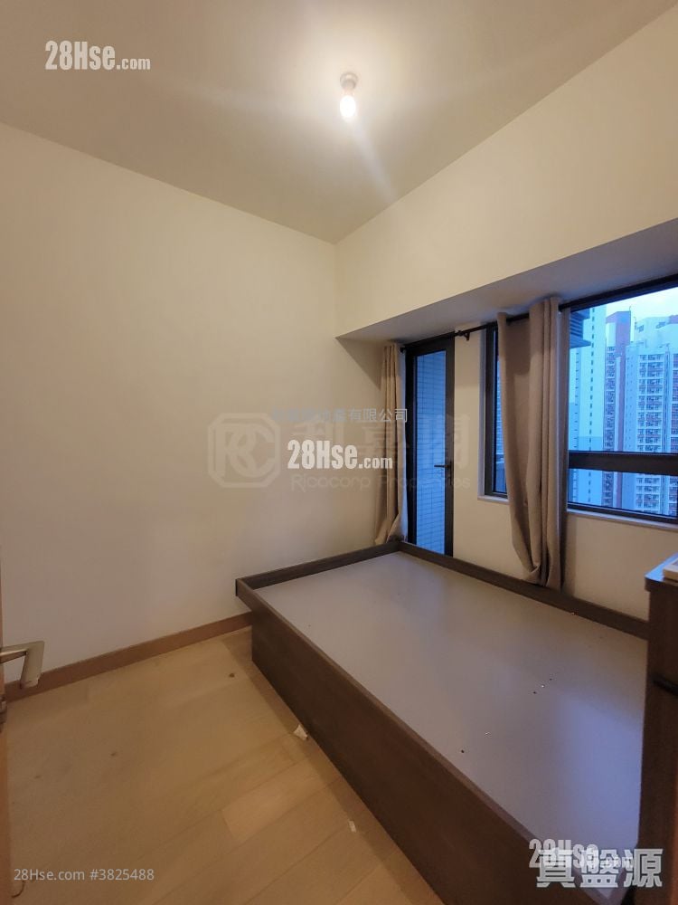 Victoria Skye Rental 344 ft²