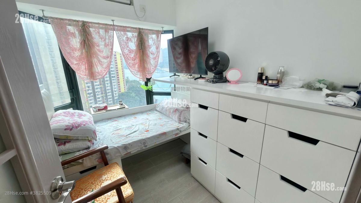 Villa Esplanada Sell 4 Bedrooms , 2 Bathrooms 829 ft²