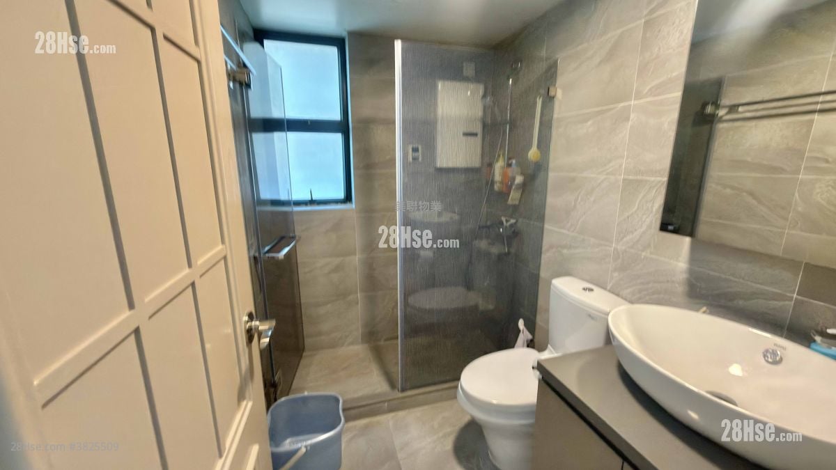 Villa Esplanada Sell 4 Bedrooms , 2 Bathrooms 829 ft²