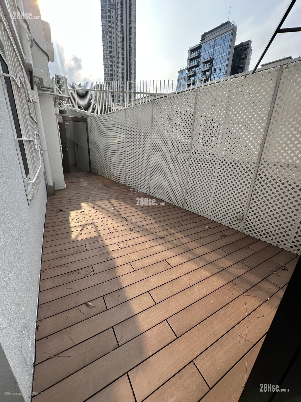 布力架街28-30号 售盘 3 房 , 3 浴室 1,173 平方尺