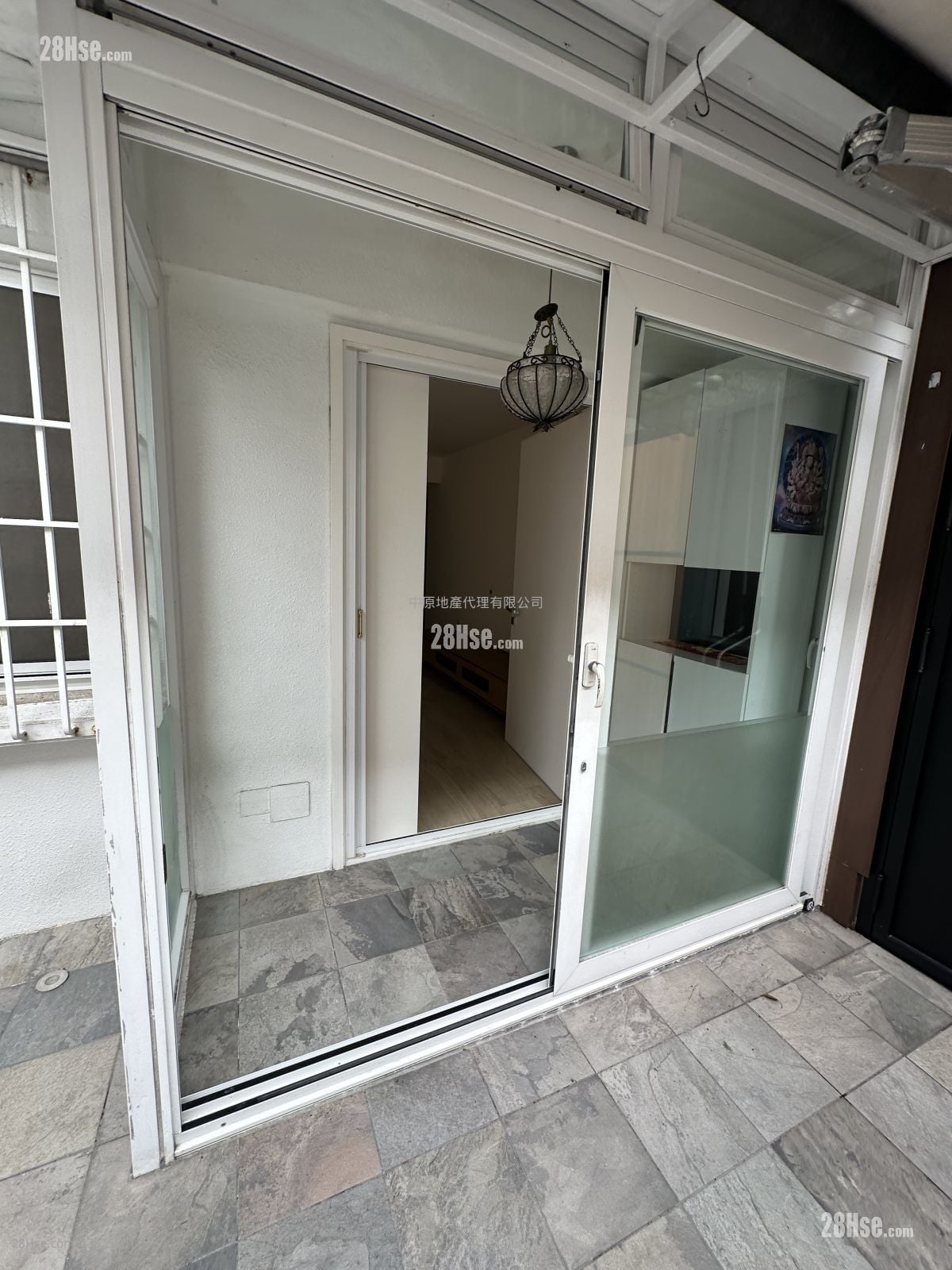 布力架街28-30号 售盘 3 房 , 3 浴室 1,173 平方尺