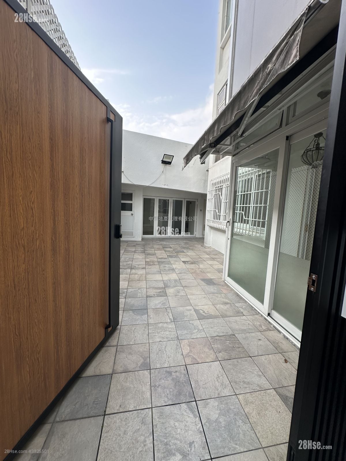 布力架街28-30号 售盘 3 房 , 3 浴室 1,173 平方尺