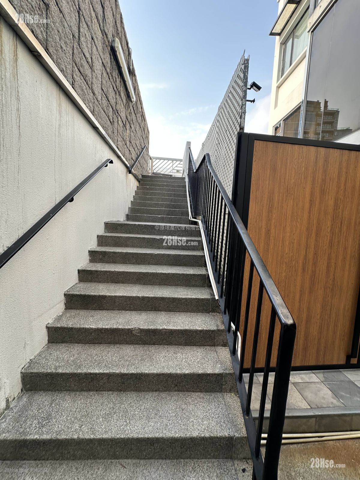 布力架街28-30号 售盘 3 房 , 3 浴室 1,173 平方尺