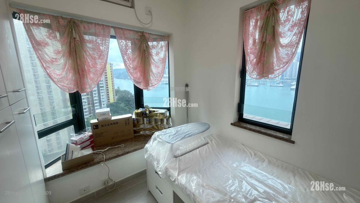 Villa Esplanada Sell 4 Bedrooms , 2 Bathrooms 829 ft²