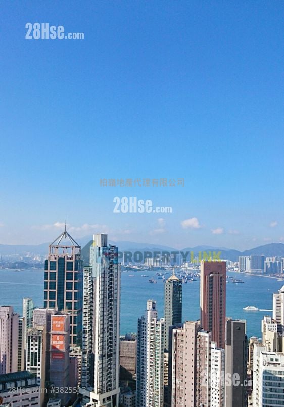 Parkway Court Sell 3 Bedrooms , 2 Bathrooms 1,051 ft²