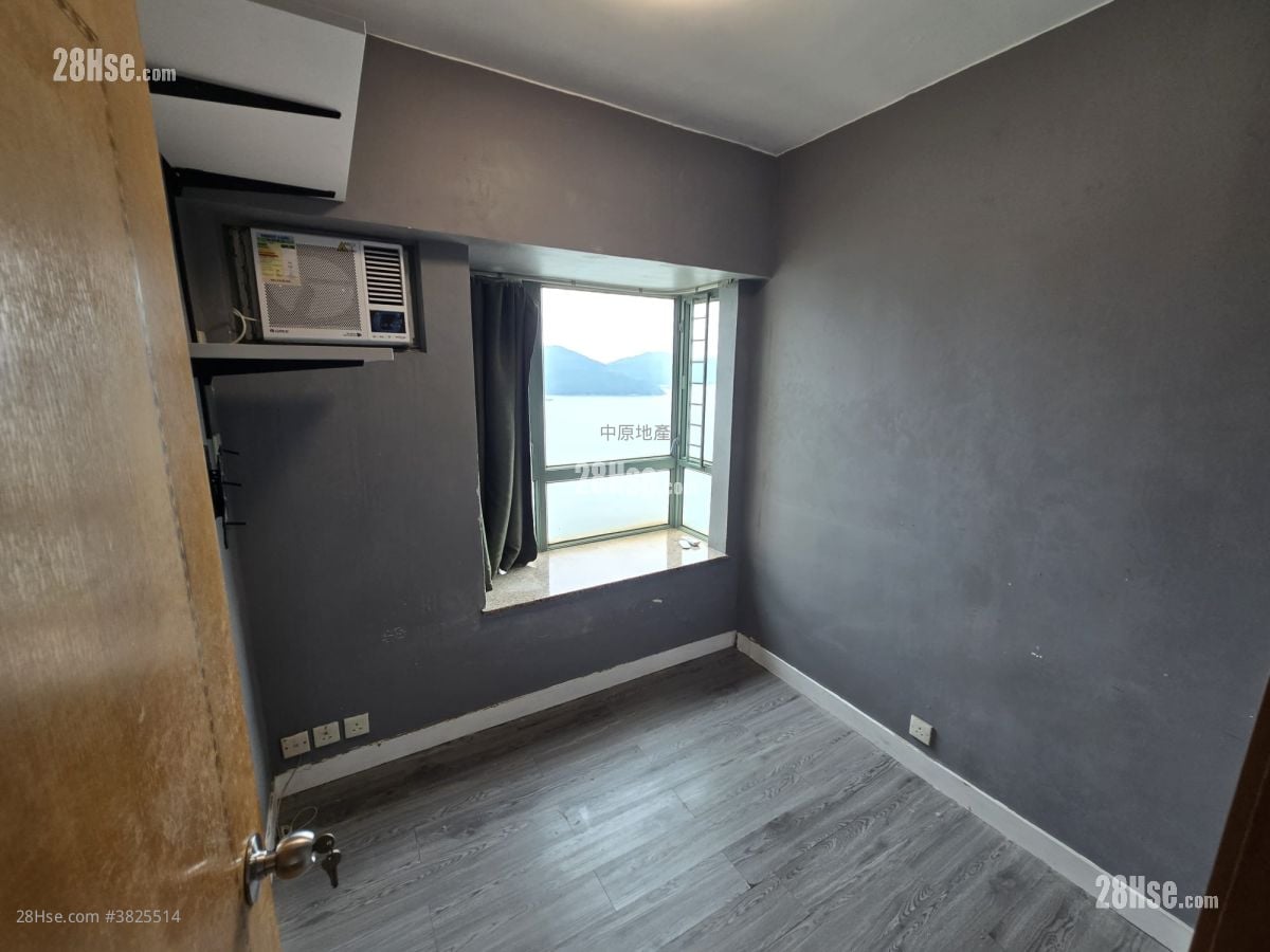 Sea Crest Villa Sell 2 Bedrooms , 1 Bathroom 454 ft²