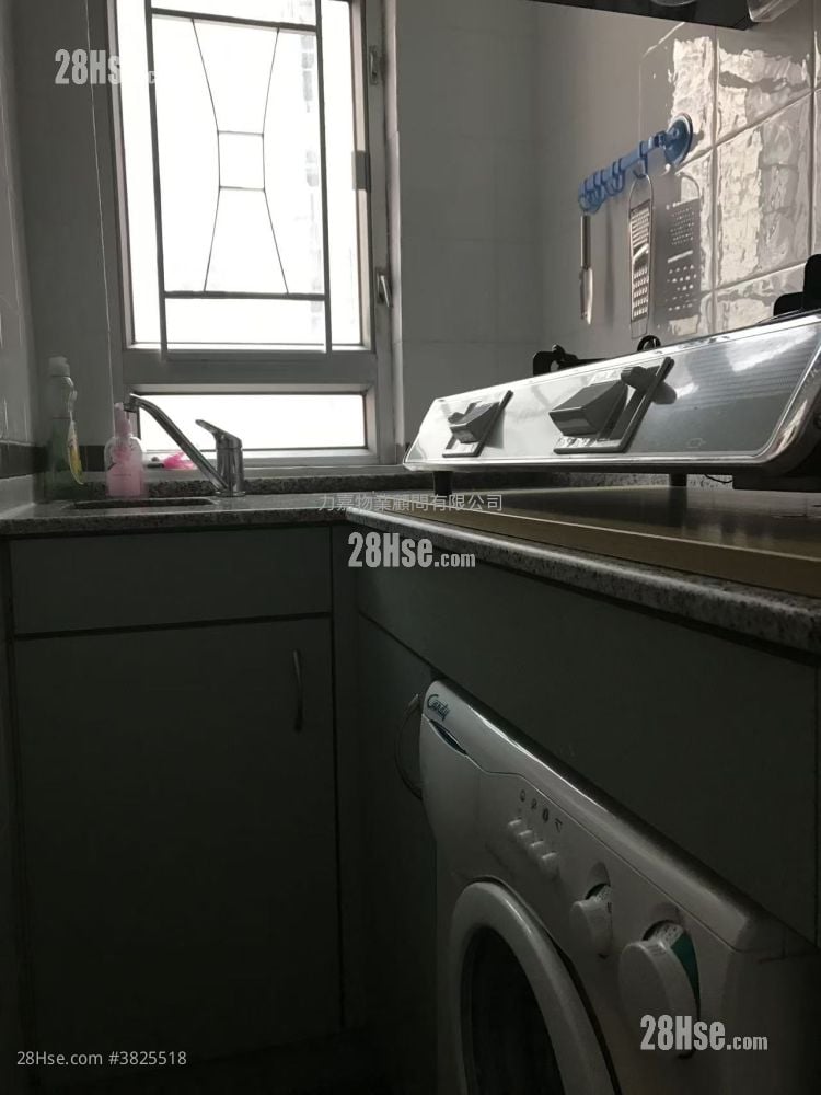 The Jolly House Sell Studio , 1 Bathroom 159 ft²