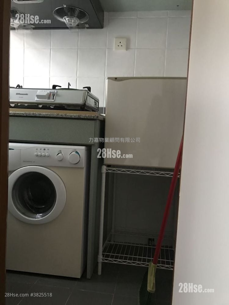 The Jolly House Sell Studio , 1 Bathroom 159 ft²