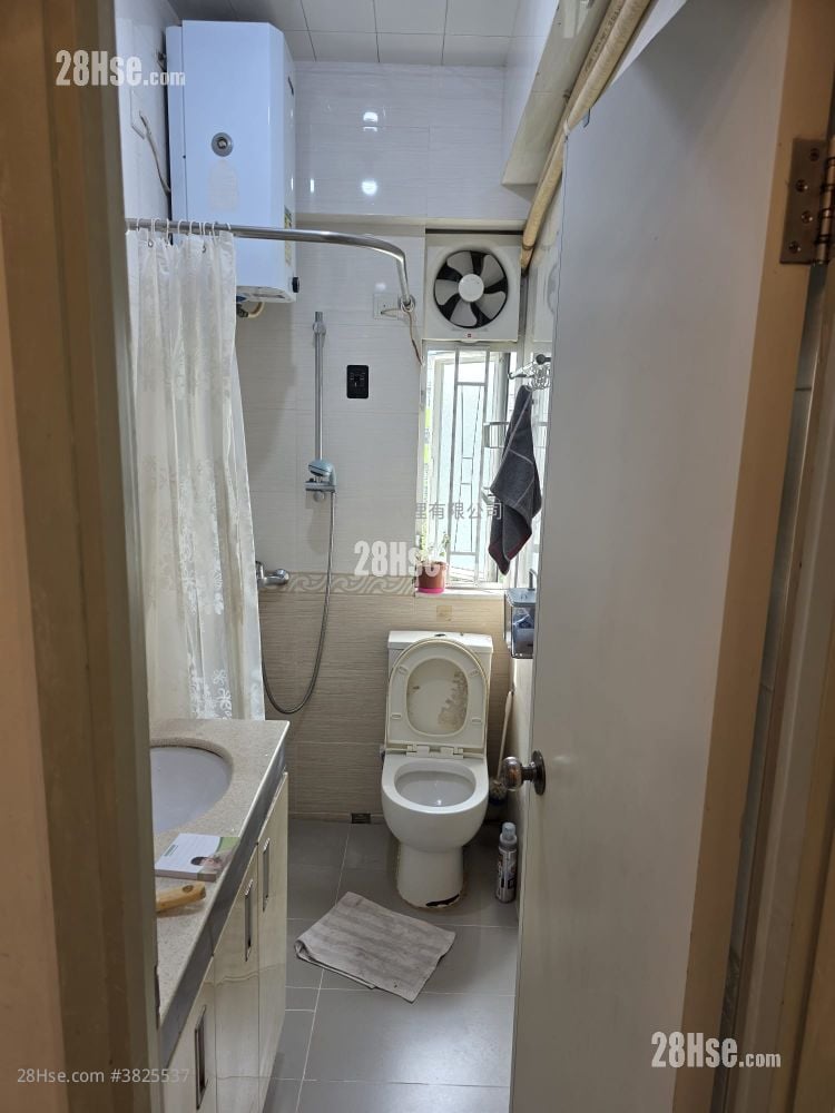 Sun On Building Rental 3 Bedrooms , 1 Bathroom 427 ft²