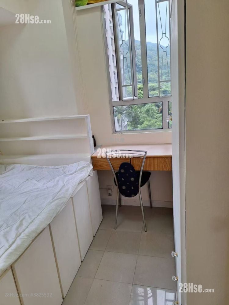 Golden Lion Garden Rental 2 Bedrooms , 1 Bathroom 266 ft²