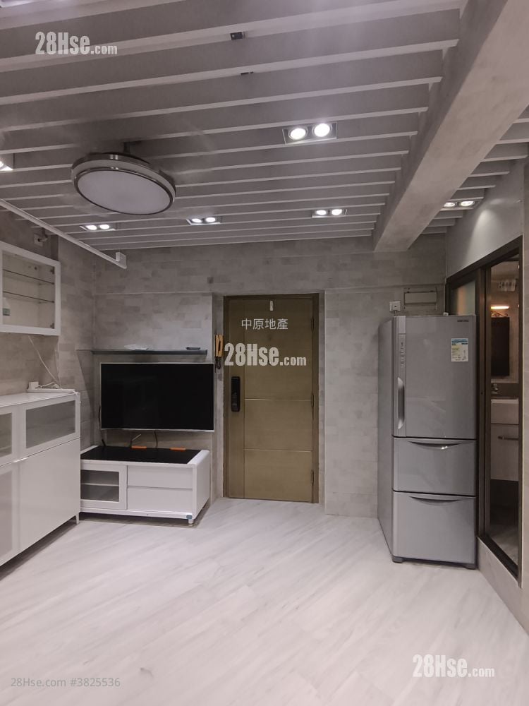 Golden Lion Garden Rental 2 Bedrooms , 1 Bathroom 306 ft²