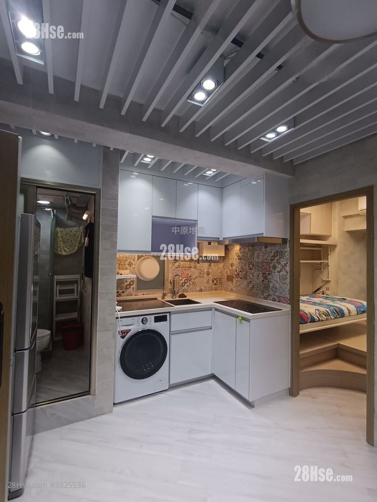 Golden Lion Garden Rental 2 Bedrooms , 1 Bathroom 306 ft²