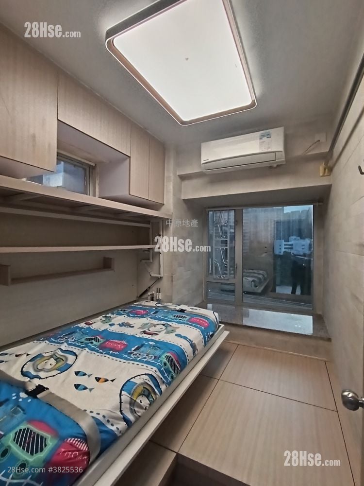 Golden Lion Garden Rental 2 Bedrooms , 1 Bathroom 306 ft²