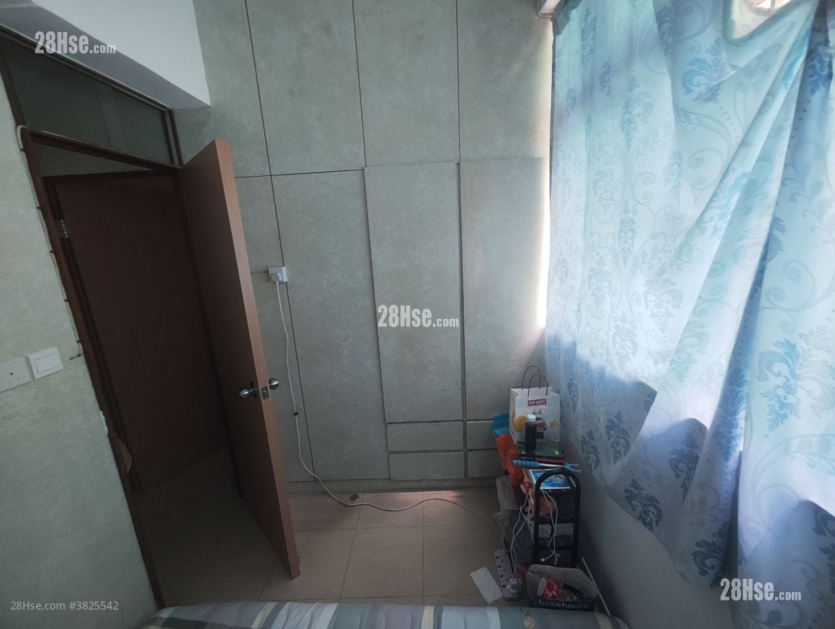 金橋大廈 租盤 2 房 , 1 浴室 300 平方呎