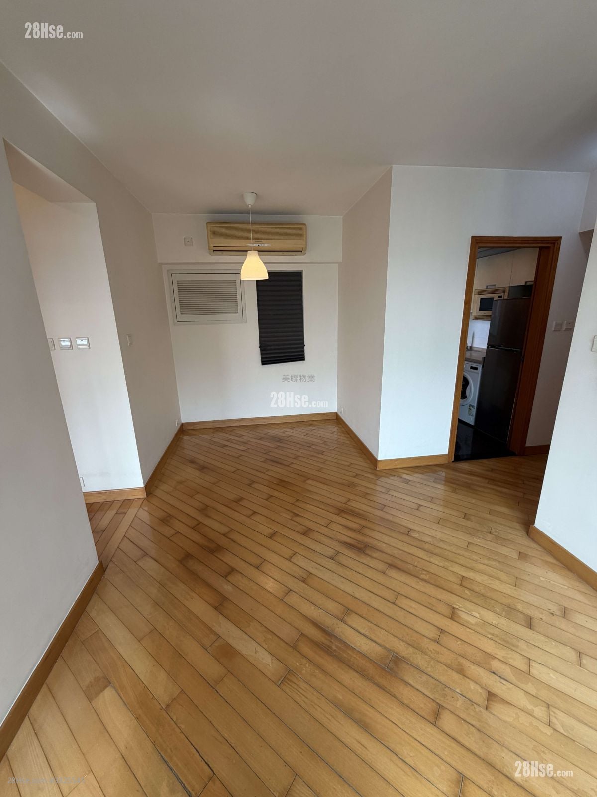 Yoho Town Sell 2 Bedrooms , 1 Bathroom 433 ft²