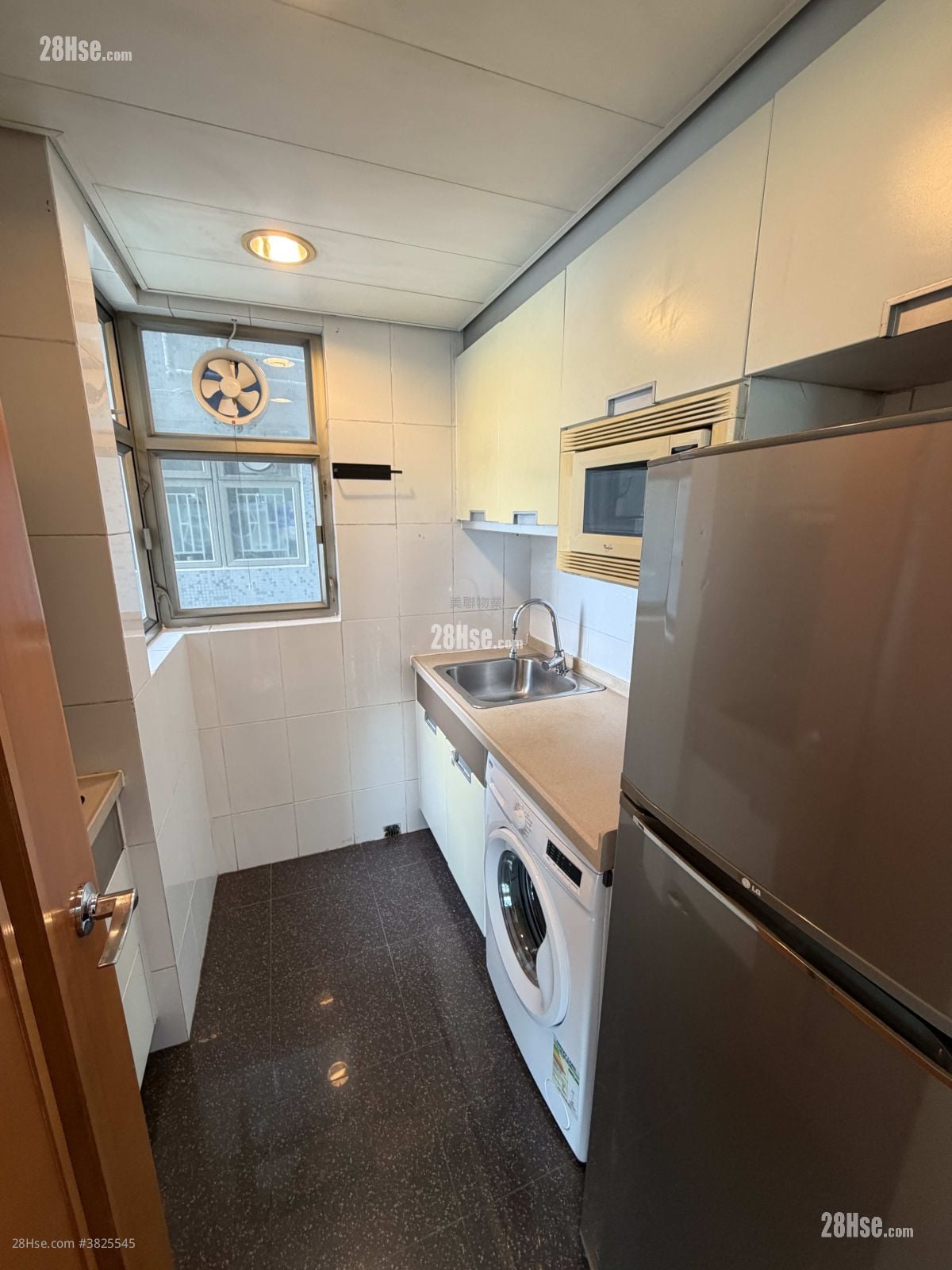 Yoho Town Sell 2 Bedrooms , 1 Bathroom 433 ft²