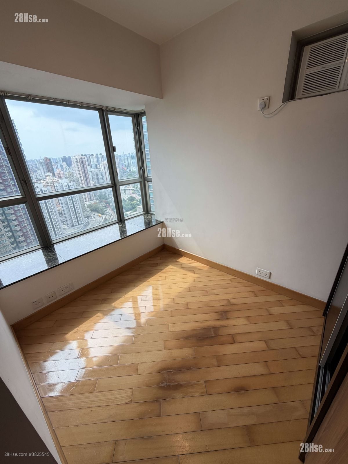 Yoho Town Sell 2 Bedrooms , 1 Bathroom 433 ft²