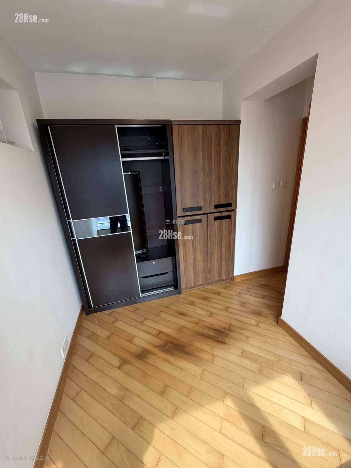 Yoho Town Sell 2 Bedrooms , 1 Bathroom 433 ft²