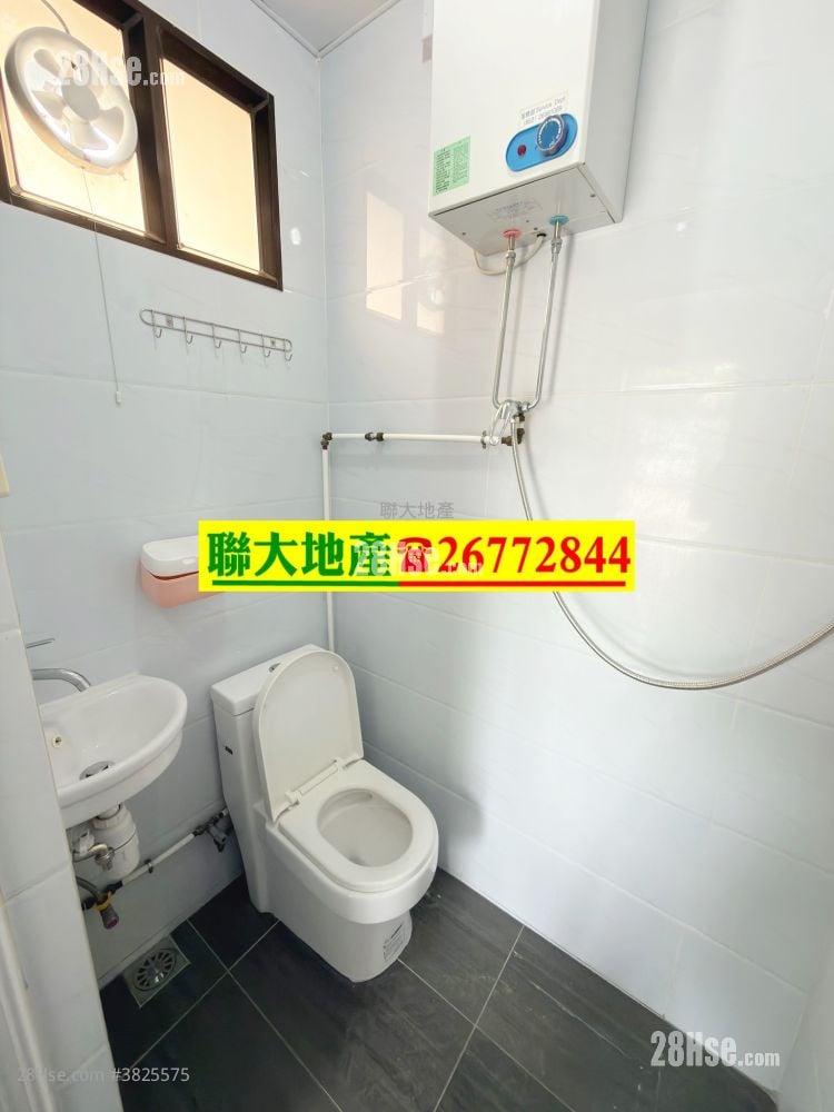 村屋 租盤 3 房 , 1 浴室 600 平方呎