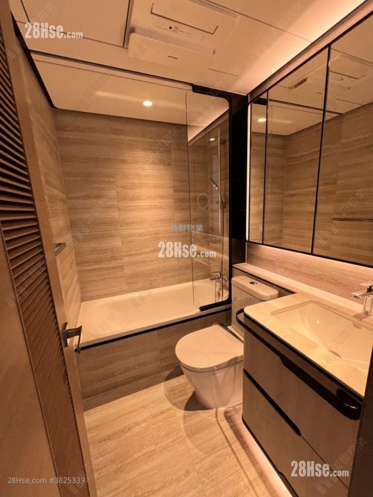 High Park Sell 2 Bedrooms , 1 Bathroom 445 ft²