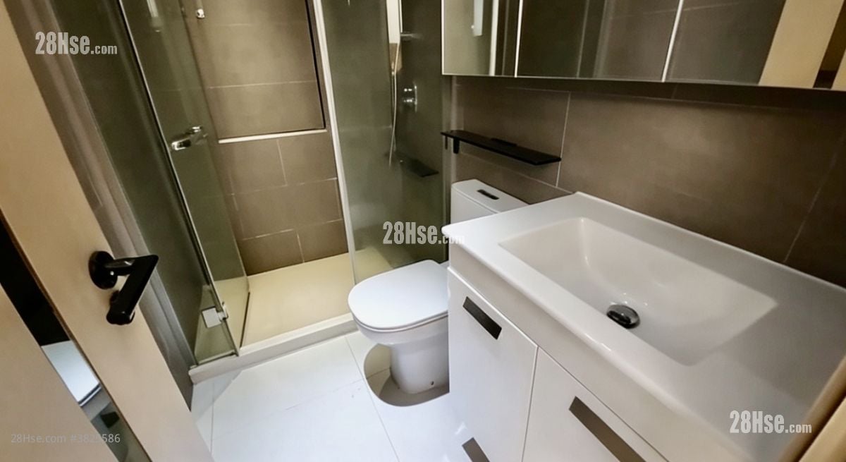 bathroom: High West Rental 1 Bedroom , 1 Bathroom 320 ft²
