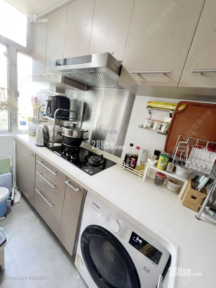 King Shing Court Sell 2 Bedrooms , 1 Bathroom 438 ft²