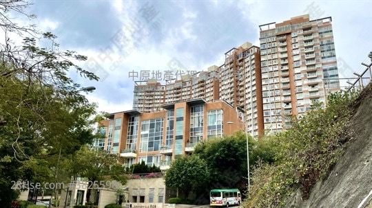 晋名峰 售盘 4 房 1,322 平方尺