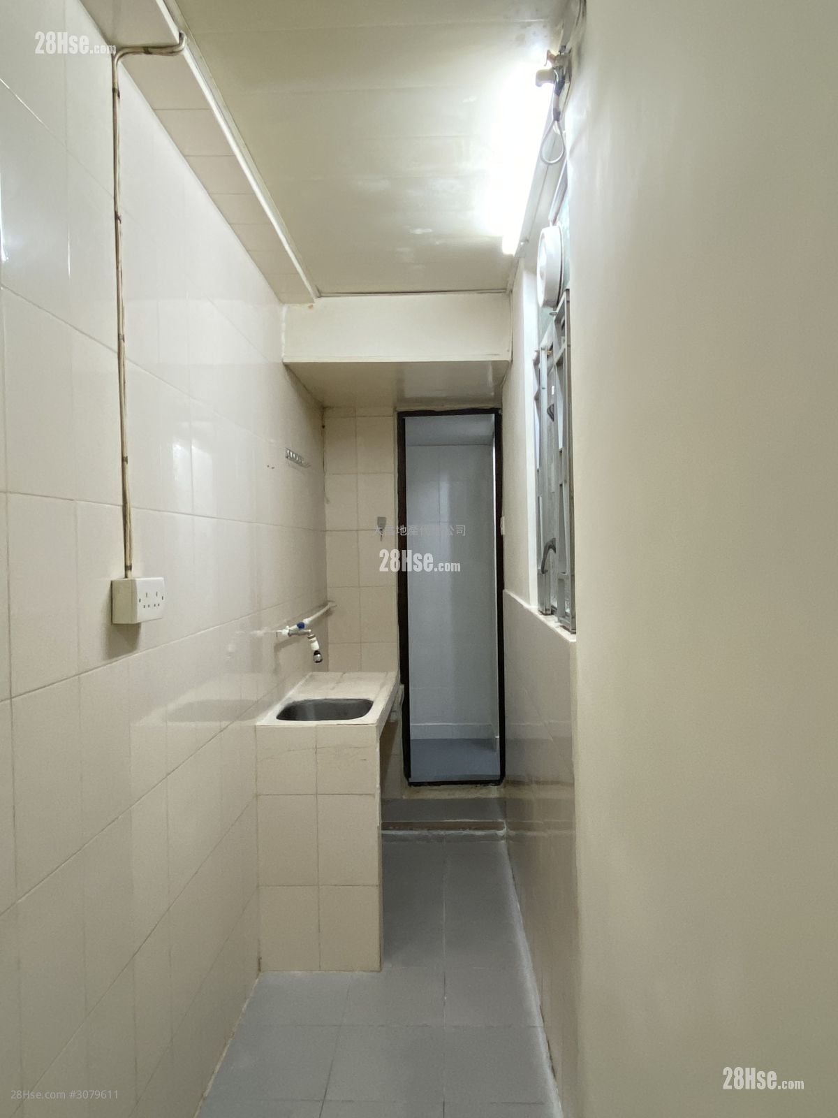 416-418 Queen's Road West Rental 2 Bedrooms , 1 Bathroom 270 ft²