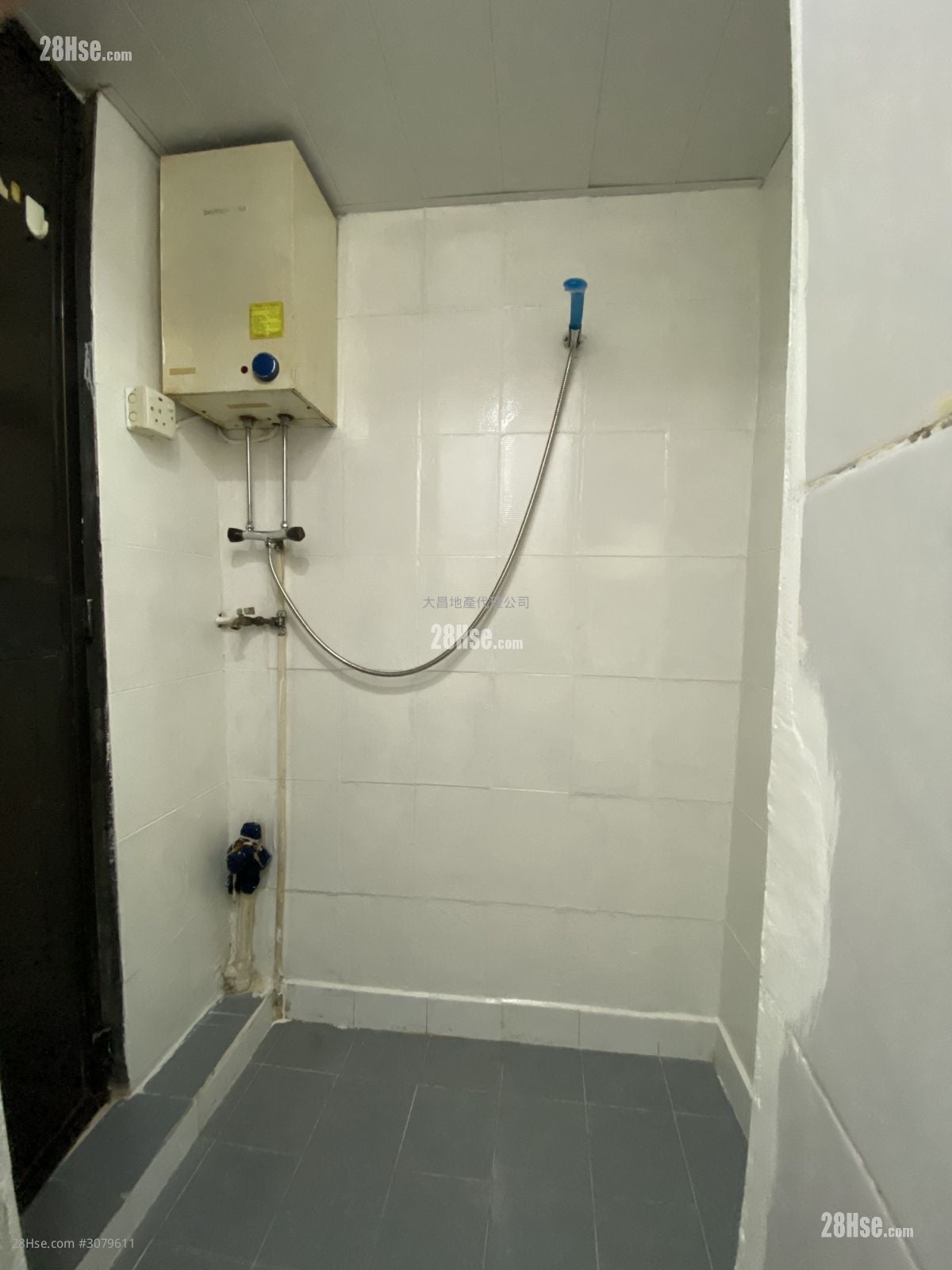 416-418 Queen's Road West Rental 2 Bedrooms , 1 Bathroom 270 ft²